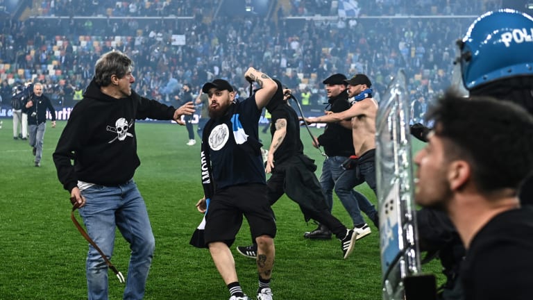 Tifosi desatan batalla campal tras Scudetto del Napoli